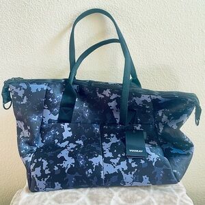 Vooray Travel Duffel Alana gym Bag NWT -new with tags